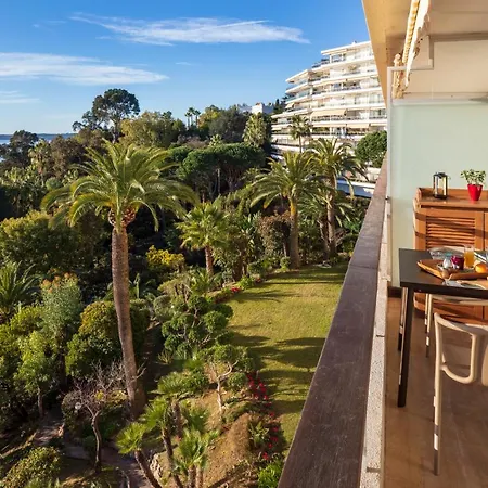 Super Cannes Sea Side Apartment