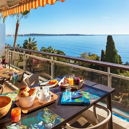 Super Cannes Sea Side Apartment