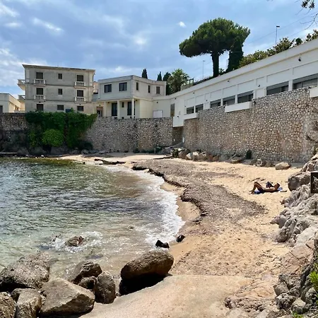 Super Cannes Sea Side Apartment