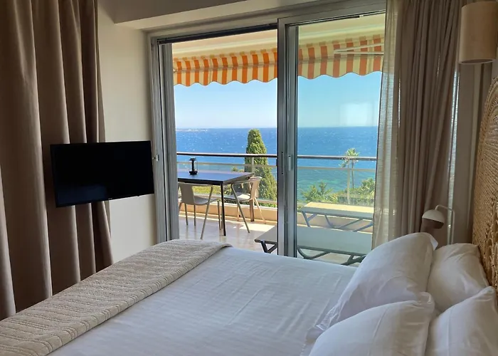 Super Cannes Sea Side